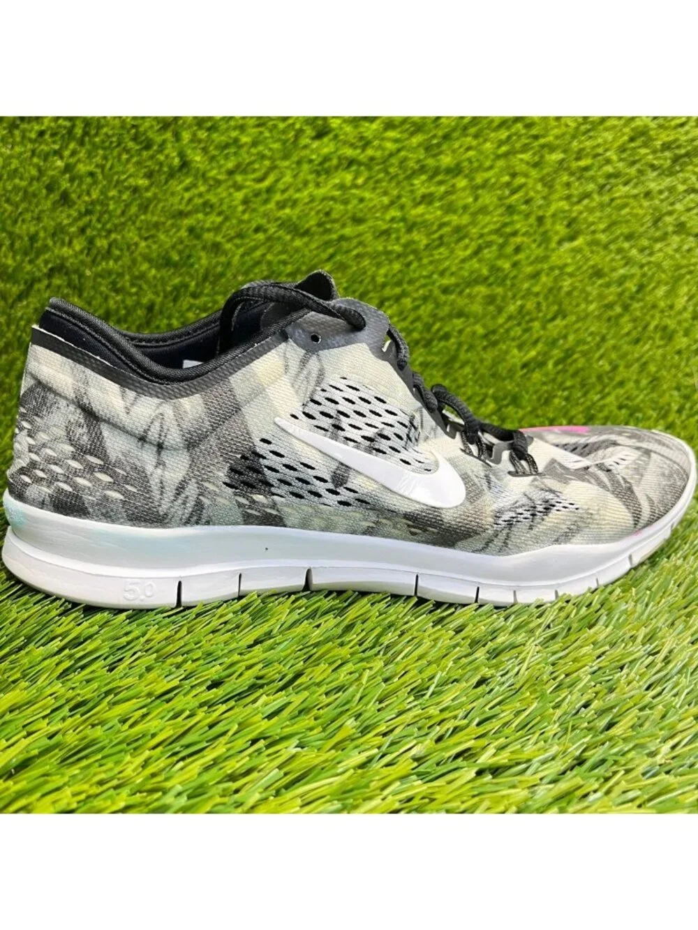 Nike Free 5.0 TR Fit 4 Womens Size 8 Black Gray White Running Shoes Sneakers